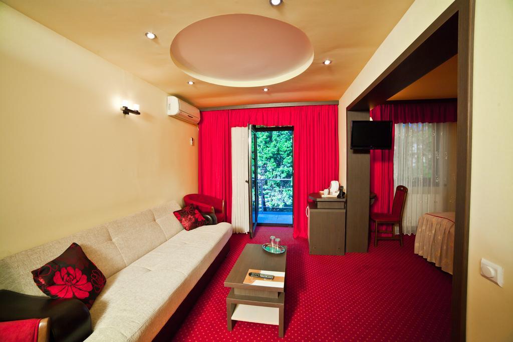 Hotel Dana Амара Экстерьер фото