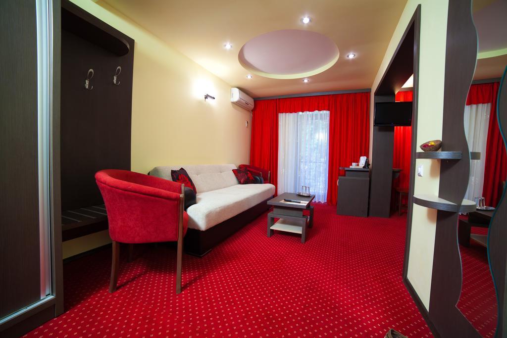 Hotel Dana Амара Экстерьер фото